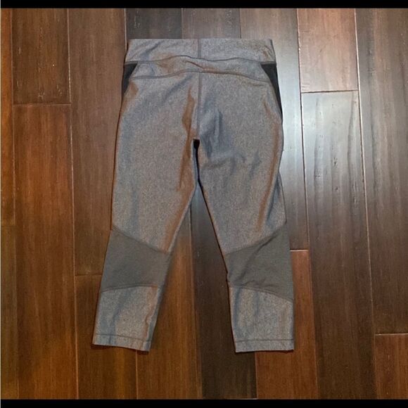 Under Armour Leggings    - Picture 5 of 5